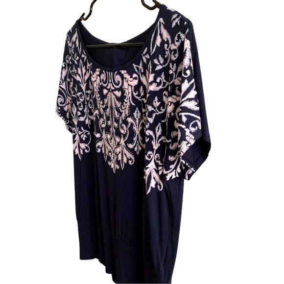 B.L.E.U. Elegant Navy Blue Embroidered Top – Size M - Picture 2 of 7
